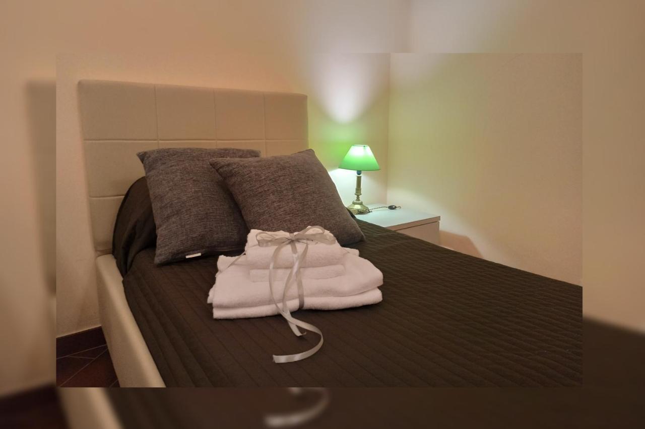 Airport Rooms - Bari Exterior foto